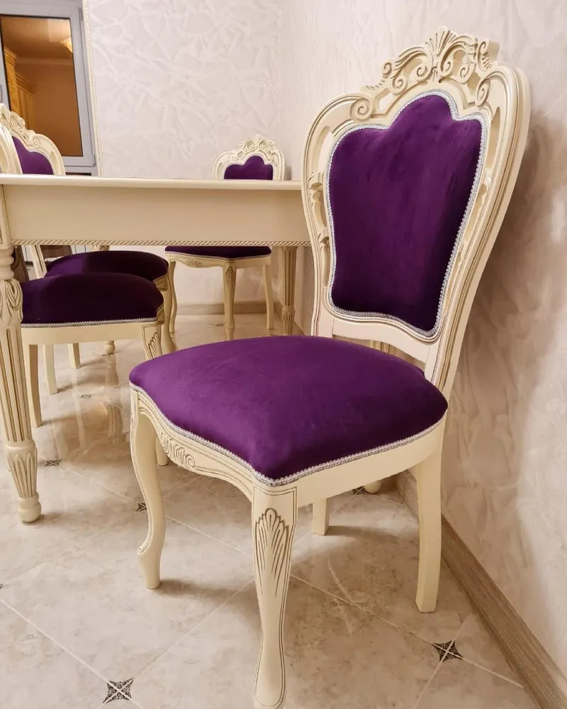 Стул в обивке "Imperia".