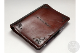 кожаный органайзер с гравировкой на обложке, именной ежедневник, ежедневник на заказ