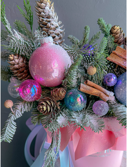 Композиция с елью "Баббл гам"