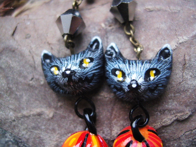 "Стражи сумеречных теней", длинные серьги с тыквами и серыми волками