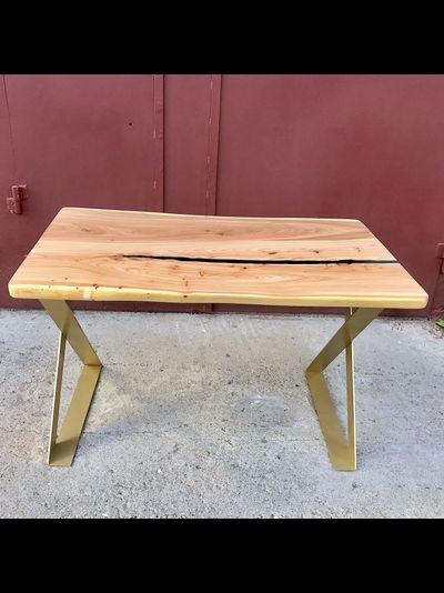 обеденный стол из карагача в светлой тонировке