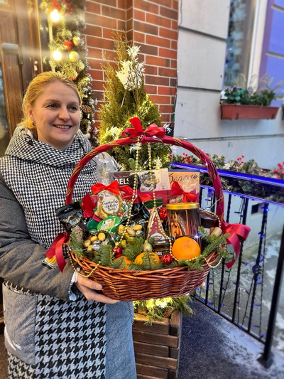 Корзина новогодняя