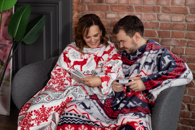 Плед с рукавами "Новогоднее утро" из микрофибры (велсофта)