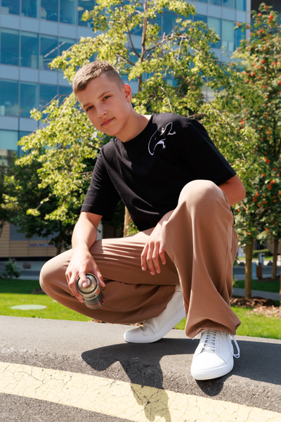 Оверсайз футболка с плотной вышивкой