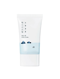 Солнцезащитный крем для проблемной кожи с морской водой Round Lab 1025 Dokdo Sunscreen SPF50+ PA++++