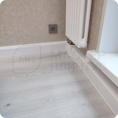 Плинтус для труб отопления ПВХ Smartprofile Aqua 37 для труб до 25мм.