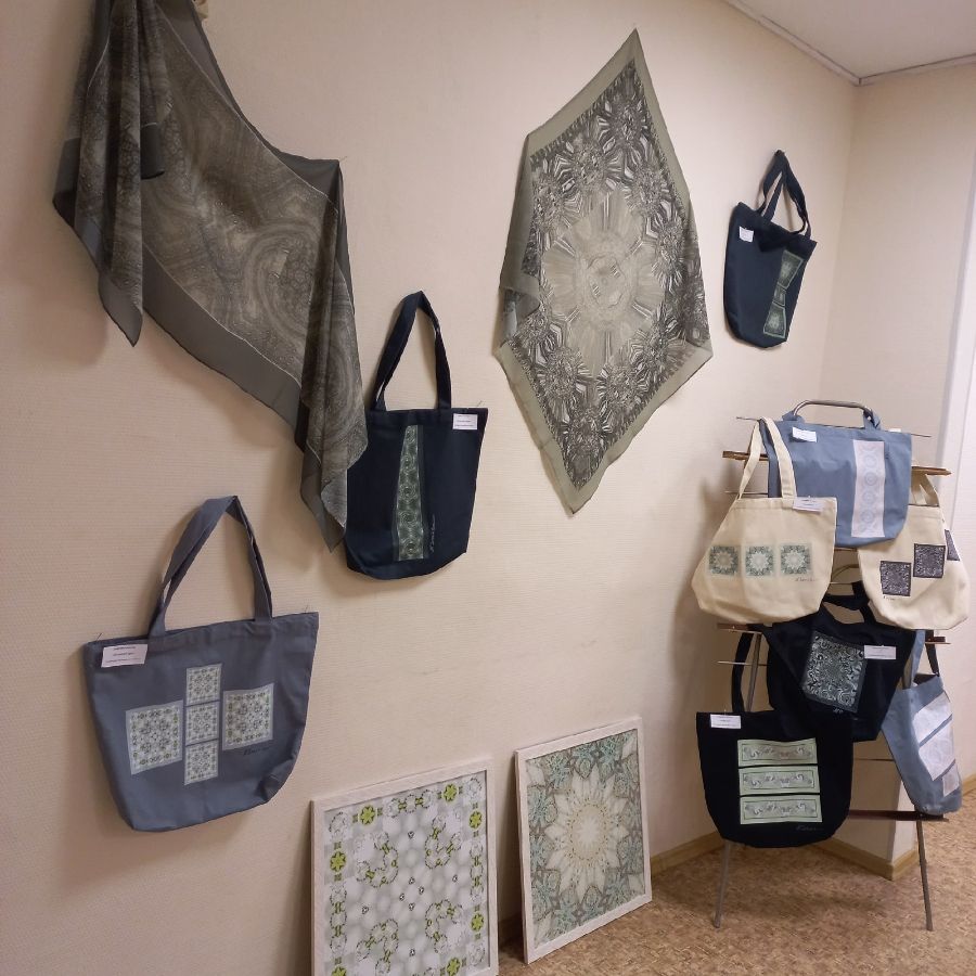 Коллекция шопперов от Наталии Смирновой. Выставка-продажа в библиотеке 216-1, Москва 2022