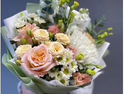 Букет с лизиантусом и хризантемой "Фантазия"