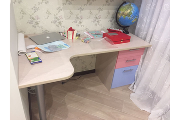 006 Стол в детской