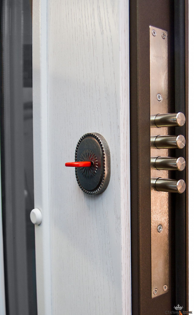 Империал Glass Шпон дуба эмаль белая, 26 мм, гладкая прижимная рамка, шагрень белая