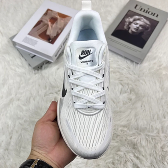 Nike Vomero 18 Summit Coconut Milk