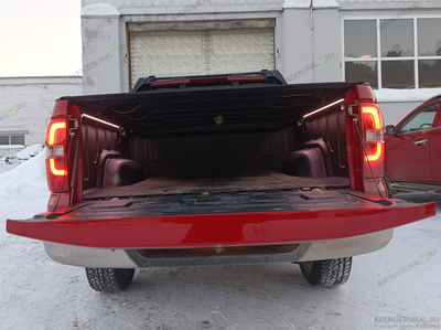 Жёсткая 4-секционная крышка HAL Pro с широкой дугой для Changan Hunter Plus: подсветка, вид изнутри