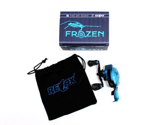 Зимняя мультипликаторная катушка FA Relax Frozen Azure