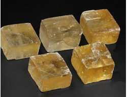 Кальцит оптический золотистый (исландский шпат), скол по спайности в ассортименте, Бразилия (35-40 мм, 46-56 г) №38297