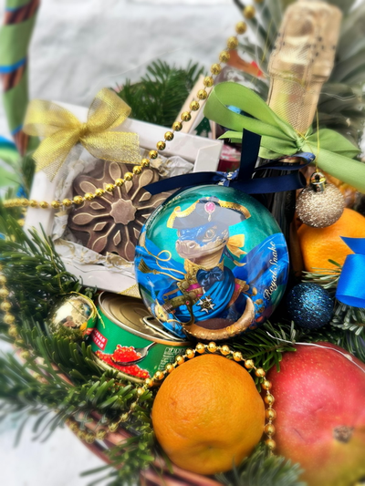 Новогодняя корзина подарочная премиум