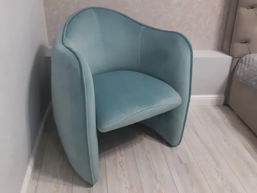 Кресло в обивке "Imperia".