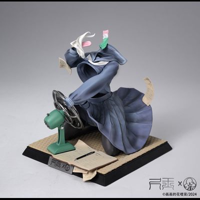 Фигурка Школьница-невидимка с вентилятором (Natsukaze)