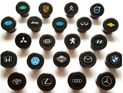 Магнитный держатель для телефона в машину INFINITI