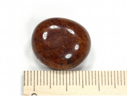 Гранат Альмандин, галтовка, Индия (18*16*11 мм, 7 г) №26950