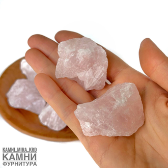Розовый кварц дикие коллекционные средние камни 25-50 мм, цена за штуку