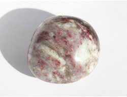Турмалин розовый в кварце, полировка, Бразилия (44*40*25 мм, 54 г) №18565