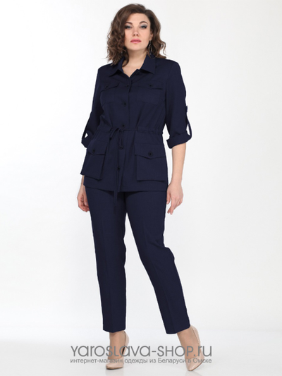 Брючный костюм тёмно-синего цвета