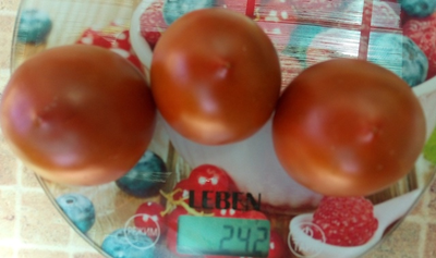 Томат Маленькое черное сердце