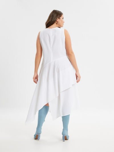 Платье с открытыми плечами