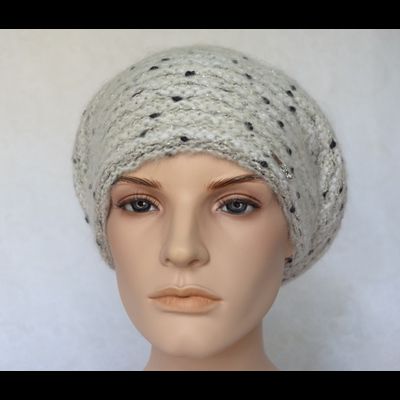 Vizio Италия 6924 берет белый вязаный из мохера и альпака