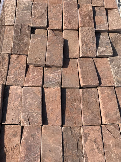 Брусчатка из камня красная голтованная