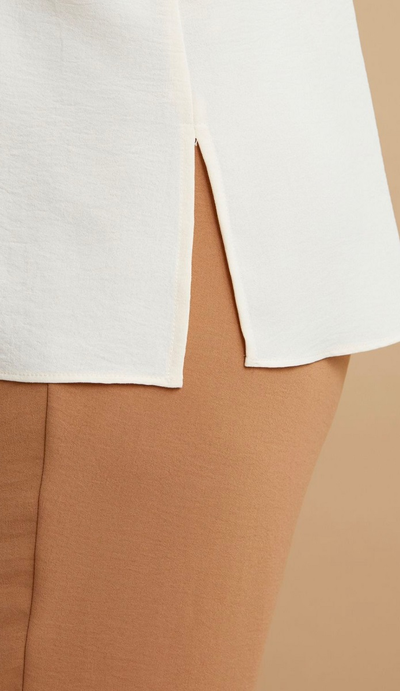 Топ с угловым вырезом