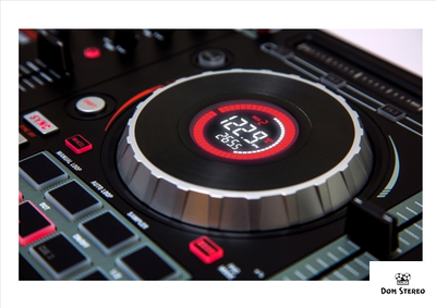 фото NUMARK MixTrack Platinum, DJ-контроллер, программа Serato DJ