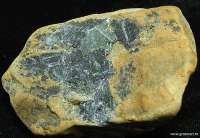 Флюорит (ратовкит) на буром кварците