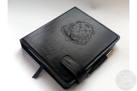 кожаный органайзер с гравировкой на обложке, именной ежедневник, ежедневник на заказ