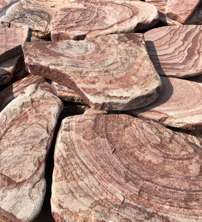 Камень плитняк малиновый галтованный