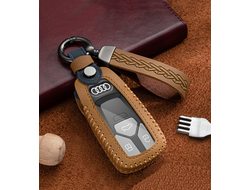 Коричневый кожаный чехол для смарт ключа audi c 2016 по 2019 год.  Защитная плёнка на месте кнопок.