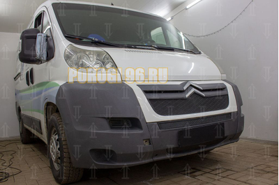 Защита радиатора Citroen Jumper 2006-2014 black верх