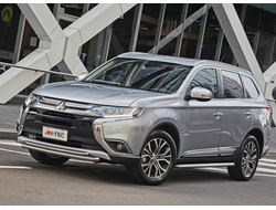 Защита переднего бампера двойная 57/42 Mitsubishi Outlander 3 2015 - ... (Митсубиси Аутлендер 2015)