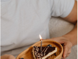 Тарелочка овальная: длина 16 см, высота 4 см, дуб