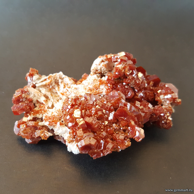 Ванадинит на барите. Марокко. 64*40*30 мм