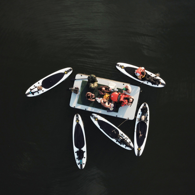 Плот APACHE 400*200 см вид сверху на воде