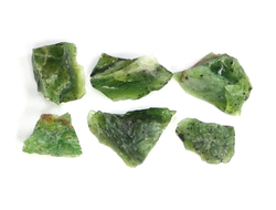 Опал зеленый в ассортименте, Казахстан (10-14 мм, 0,3-0,6 г) №22896