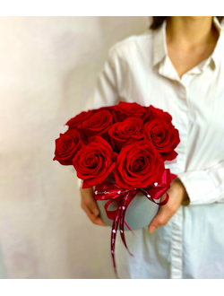 Коробочка красных роз