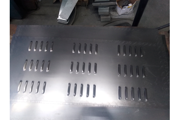 Дверь с жалюзями