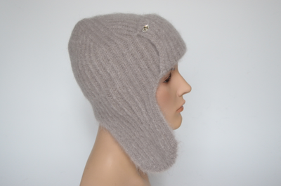 Стильная вязаная шапка ушанка для женщин фото