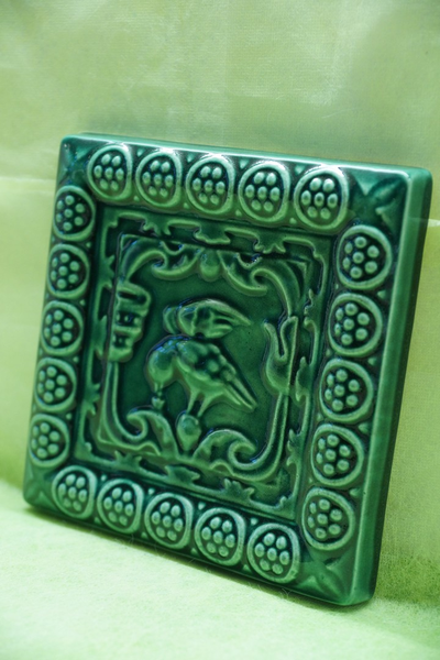 Пьющая птица (керамическая плитка)