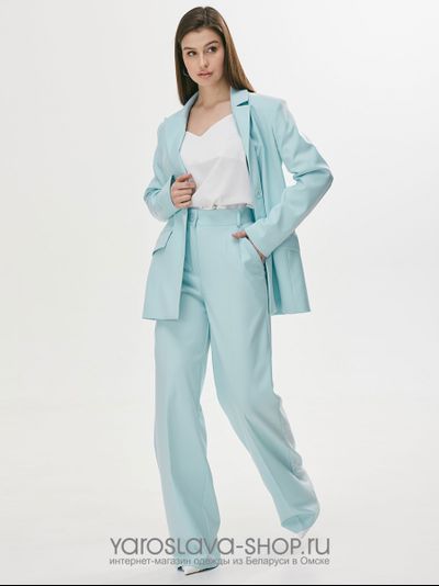 Двухпредметный костюм нежно-голубого цвета