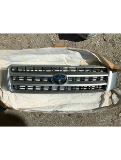 Решетка радиатора на тойота хайландер  2001-2003