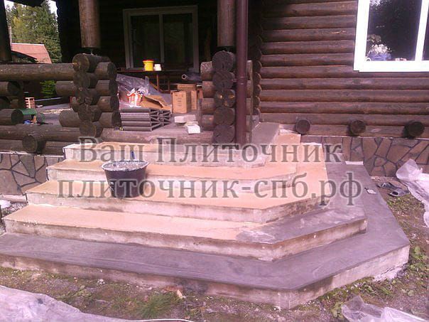 облицовка ступеней крыльца клинкерной плиткой в Вырице