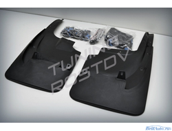 Комплект обвесов Executive Black & White Toyota Land Cruiser 200 2016+